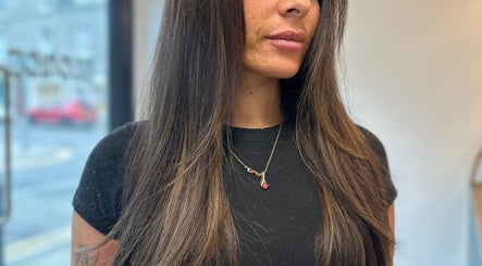 Katie Louise Hairstylist @ BLONDE.