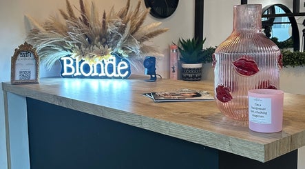 Katie Louise Hairstylist @ BLONDE. зображення 2