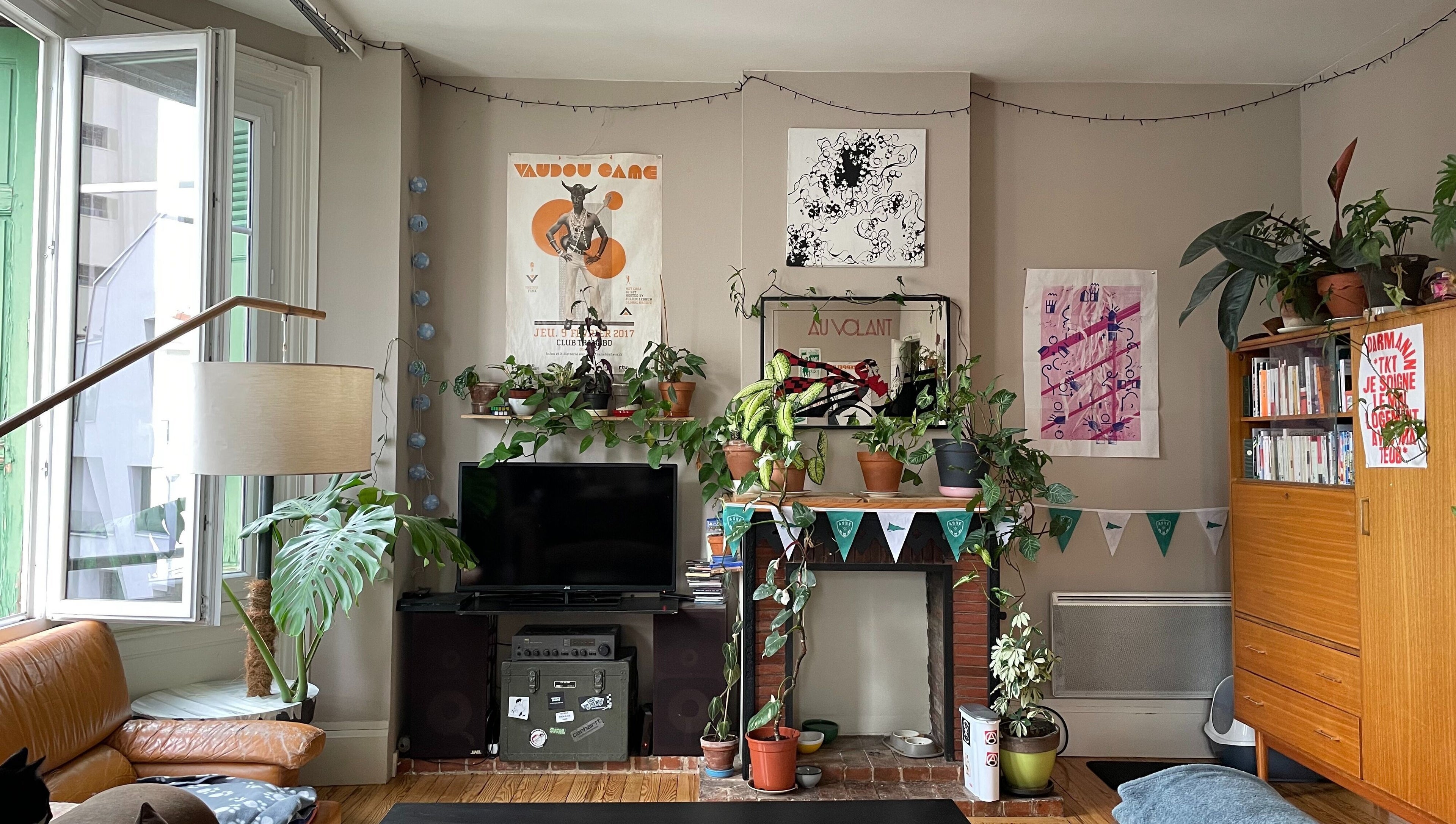 Intérieur végétal et bohème chez Prolet'Hair, Saint-étienne, Auvergne-rhône-alpes, FR.