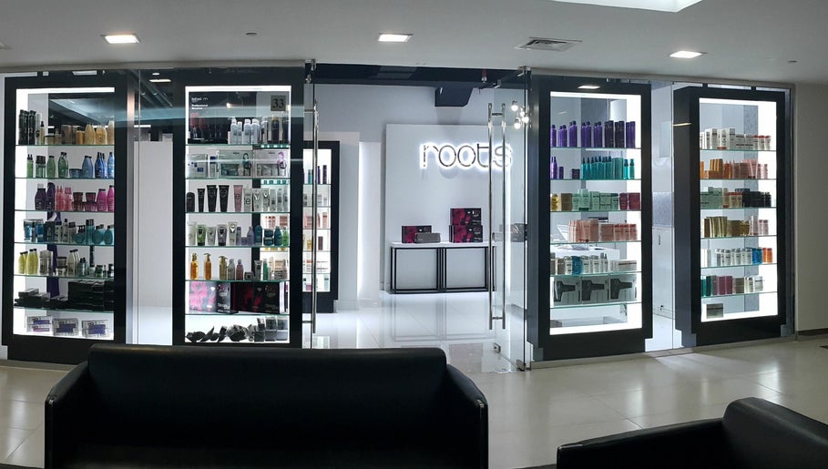 Roots Beauty Salon - Sunset Mall billede 1