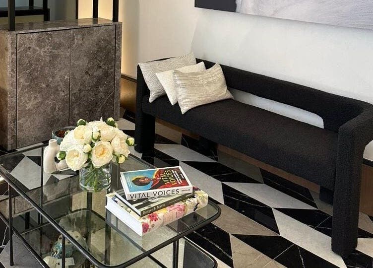 Luxurious lounge area at Whitetail Nail Spa, Riyadh, Riyadh Province, SA, featuring chic decor and plush seating.