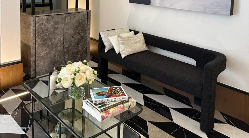 Luxurious lounge area at Whitetail Nail Spa, Riyadh, Riyadh Province, SA, featuring chic decor and plush seating.