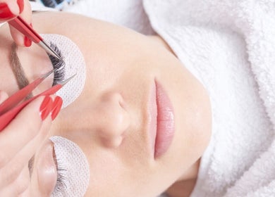Eyelash extension at Sultan Beauty, Melbourne, Victoria, AU, enhancing relaxation and beauty.