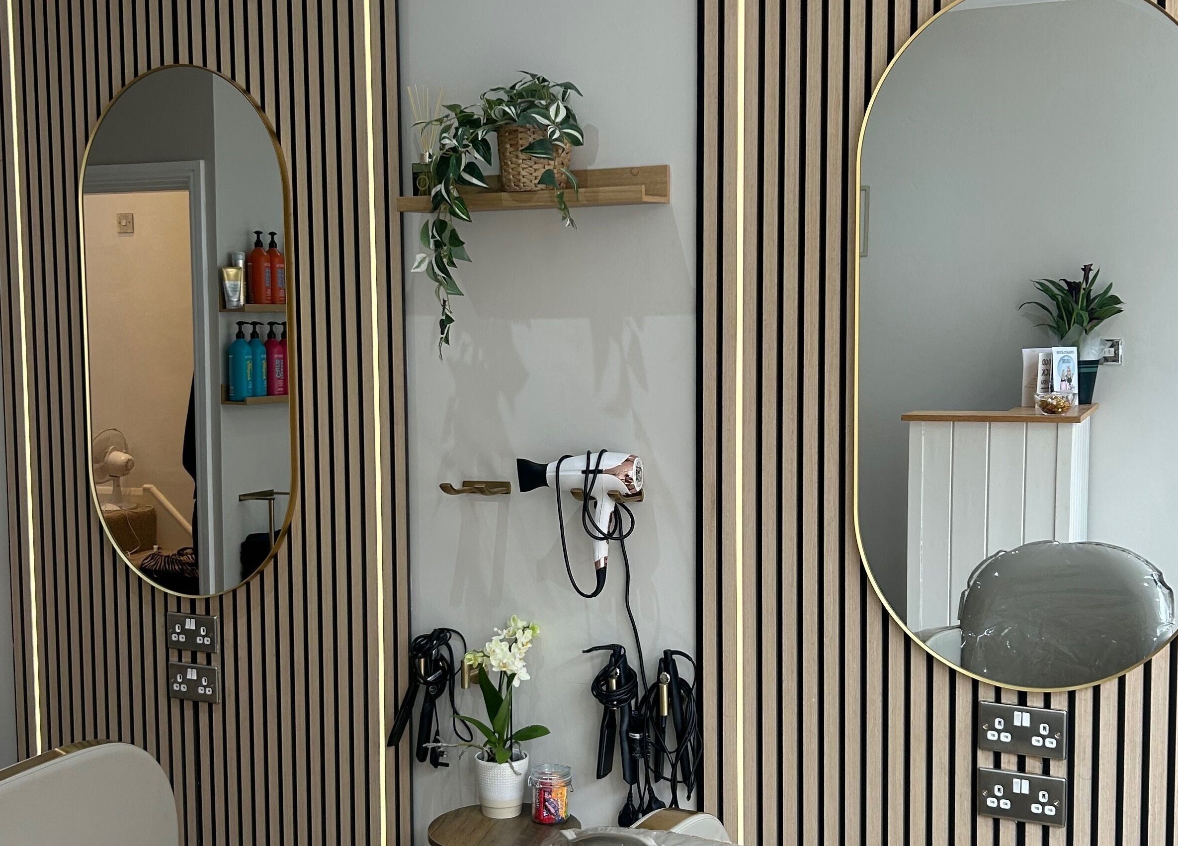 Deluxe styling mirrors at Studio Nine with Louise McEwan, Newport, England, GB. Trendy hair tools and décor.