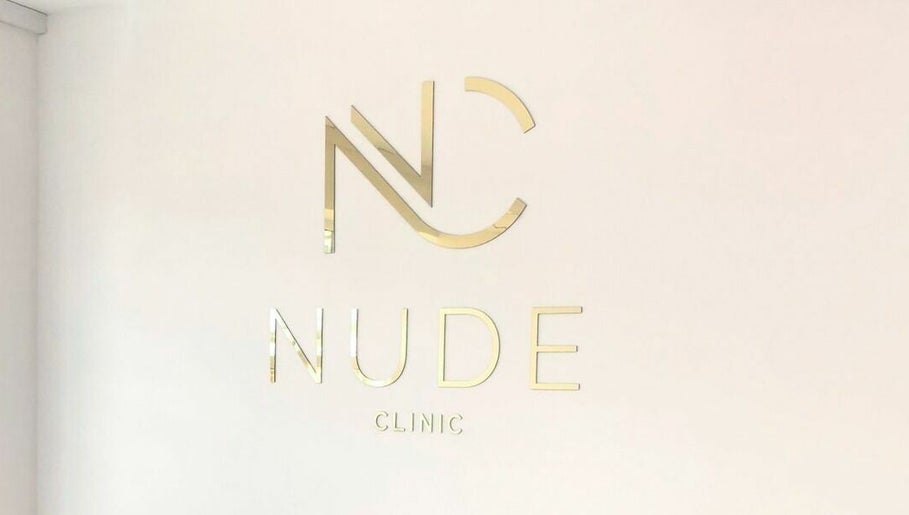 Nude Clinic, bild 1