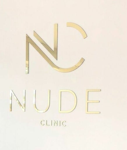 Nude Clinic, bild 2