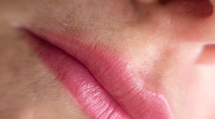 Permanent Make Up by Becky Falcone – obraz 2