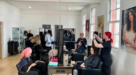 AACM Hairdressing Training Salon Bild 2
