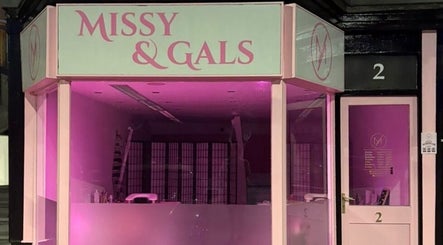 MISSY Aesthetics & Gals welcomes visitors with a vibrant pink facade in Douglas, Douglas, IM.
