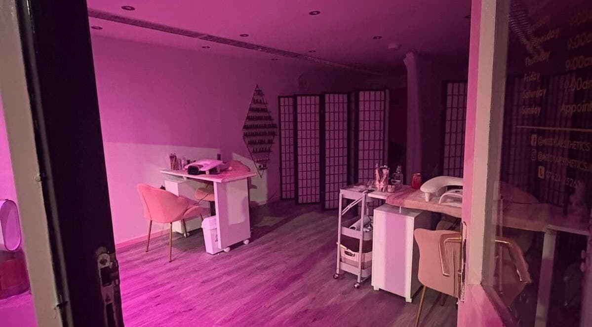 Tranquil beauty space at MISSY Aesthetics & Gals, Douglas with chic decor and ambient lighting.