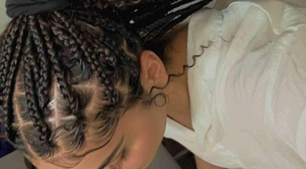 Posh Braids صورة 3