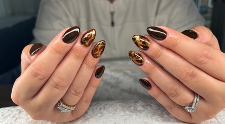 Stylish tortoise shell nail design at Jessica Bentley Beauty, Brough, England, GB.