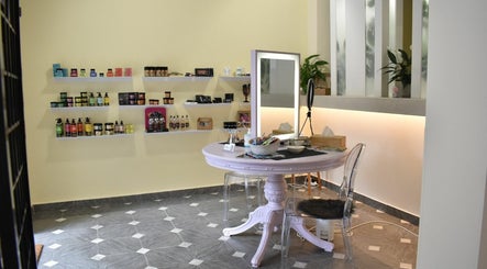 KOUKLA Beauty Concept Store image 2