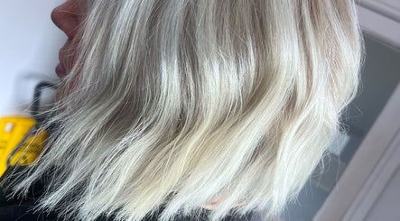 Salon B Hairdressing Middlesbrough图像2