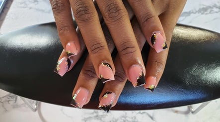 Precious Nailz and Beauty Bar image 2