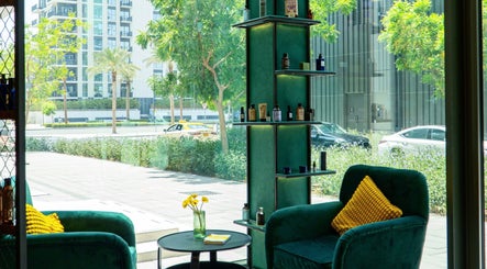 Cozy, sunlit lounge area at 717 Gents Salon | Dubai Hills, offering a serene view of Dubai, Dubai, AE.