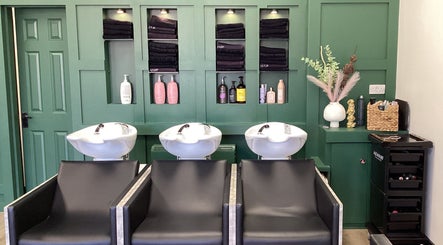 Bella Vida Hair Salon image 3