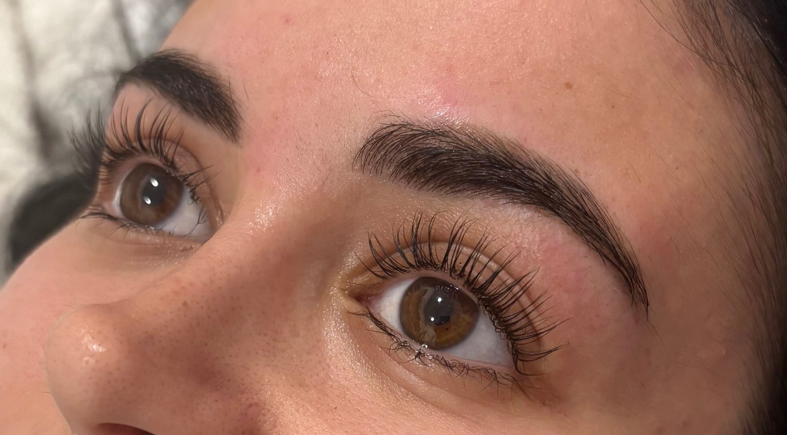 Beautifully enhanced eyelashes at Kim’s Beauty Center, Iż-żurrieq, MT, highlighting expert lash treatments.