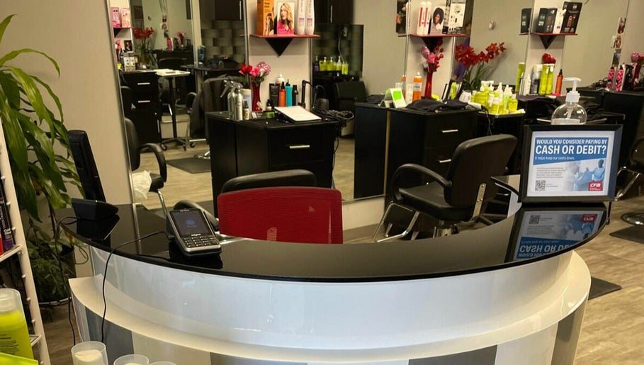 Brushez Hair Studio 1paveikslėlis