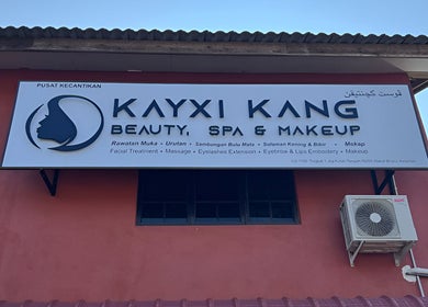 Front view of Kayxi Beauty Spa and Makeup in Wakaf Bharu, Kelantan, MY with signage displayed.