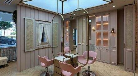 Immagine 2, Clips and Flicks Ladies Beauty Salon