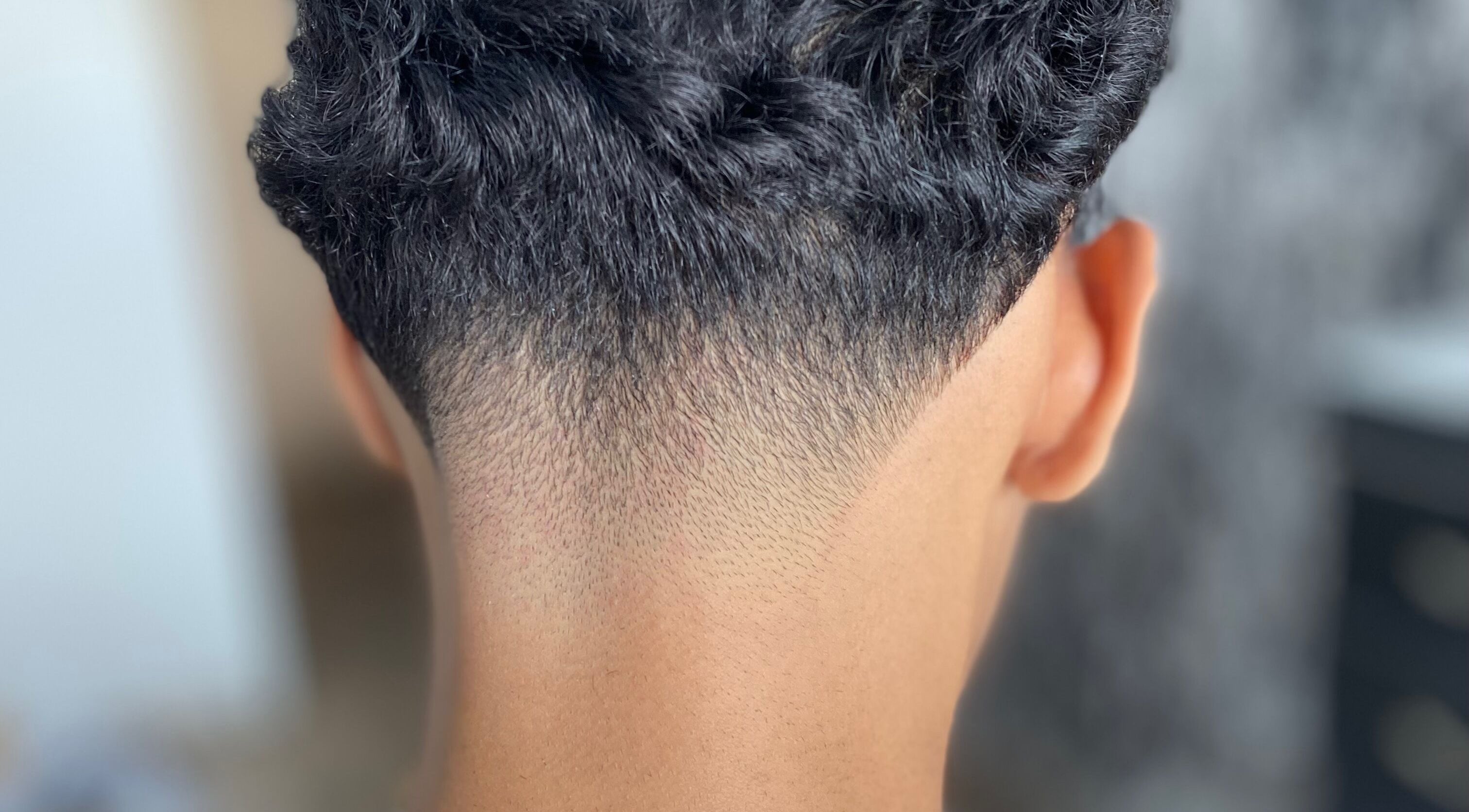 Close do degradê preciso no PH Barber Conceito em Minas Gerais, Minas Gerais, BR.