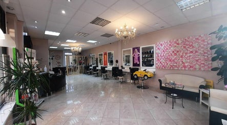 Niketa Hair Lounge