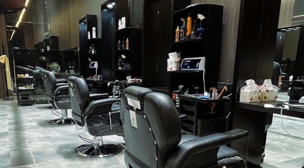 1/2 Cuts Salon صالون هاف كت | Qortuba