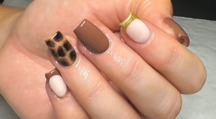 Your Own Nails, bild 2