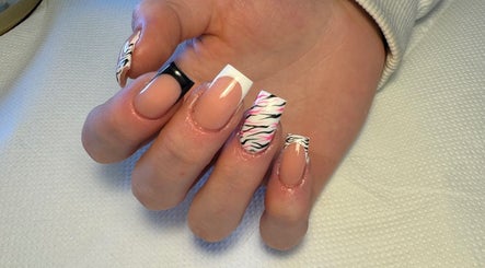 Your Own Nails, bild 3