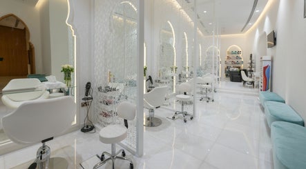 Anya Ladies Beauty Salon