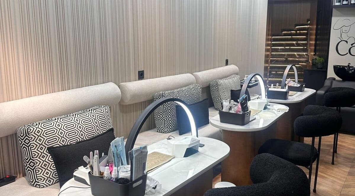 Espace manucure moderne chez Carla Beauty and Spa, Casablanca, Casablanca-settat, MA, avec un mobilier élégant.