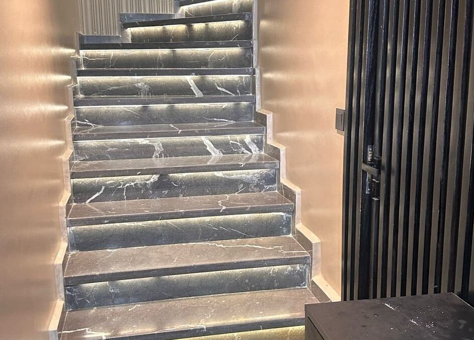 Escalier moderne et lumineux à Carla Beauty and Spa, Casablanca, Casablanca-settat, MA.