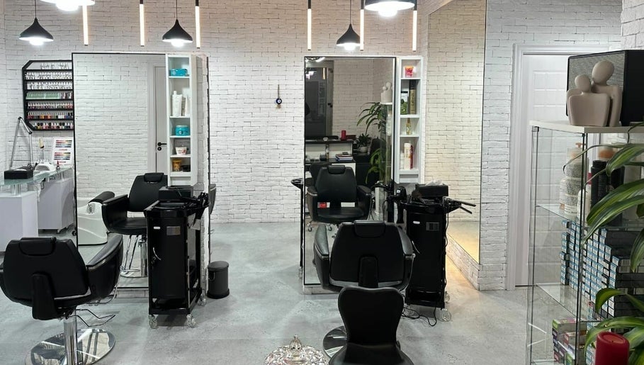 Olive Ladies Salon imagem 1