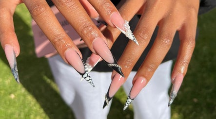 Pink Park Nails afbeelding 2