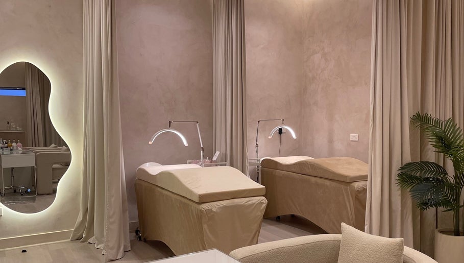 Immagine 1, LBK Paris Beauty Salon