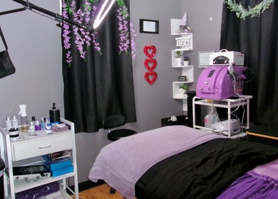 Hannah’s Lilac Room offers a serene wellness experience in Mccordsville, Indiana, US with calming decor.