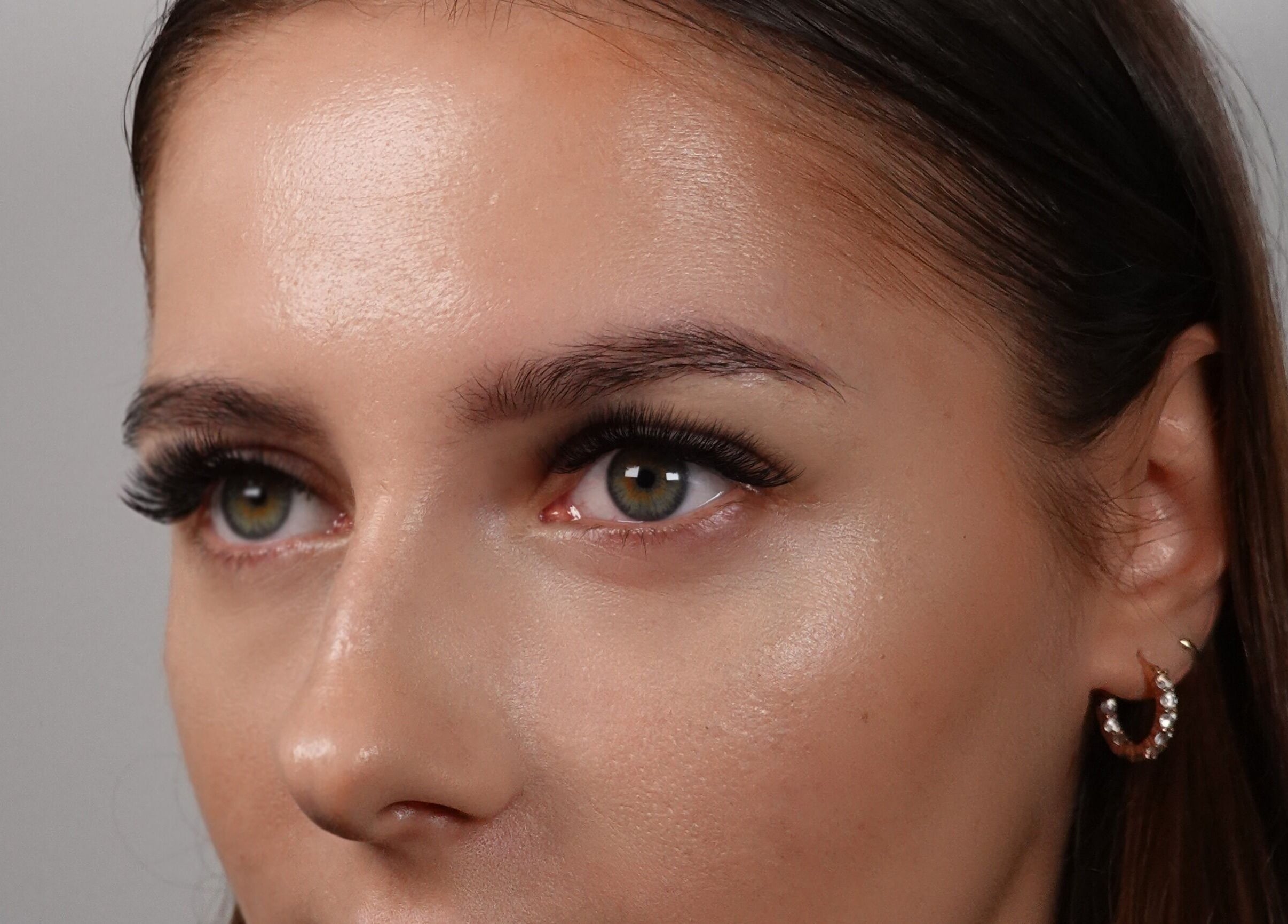 Close-up of lush eyelashes from Dejavu Lashes in London, England, GB, highlighting exquisite beauty enhancement.