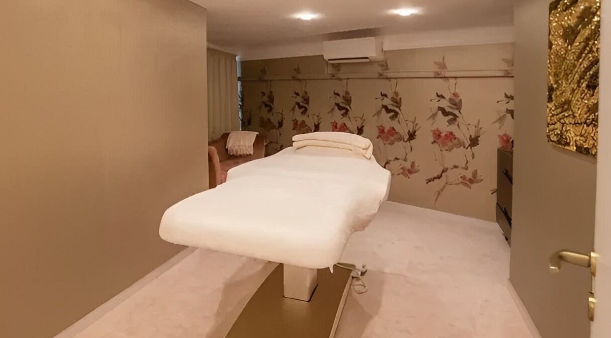 Modern masszázsszoba a Scratch & Joy Body Relax Studio-ban, Budapest, Magyar, HU.