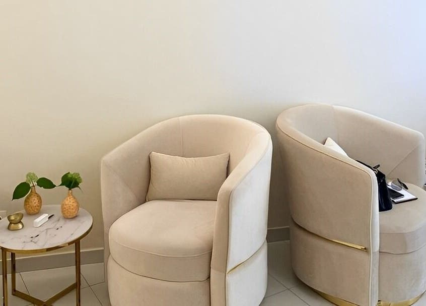 Elegáns székek a Scratch & Joy Body Relax Studio-ban, Budapest, Magyar, HU, relaxációra alkalmas környezetben.