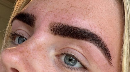 Brows by Malen