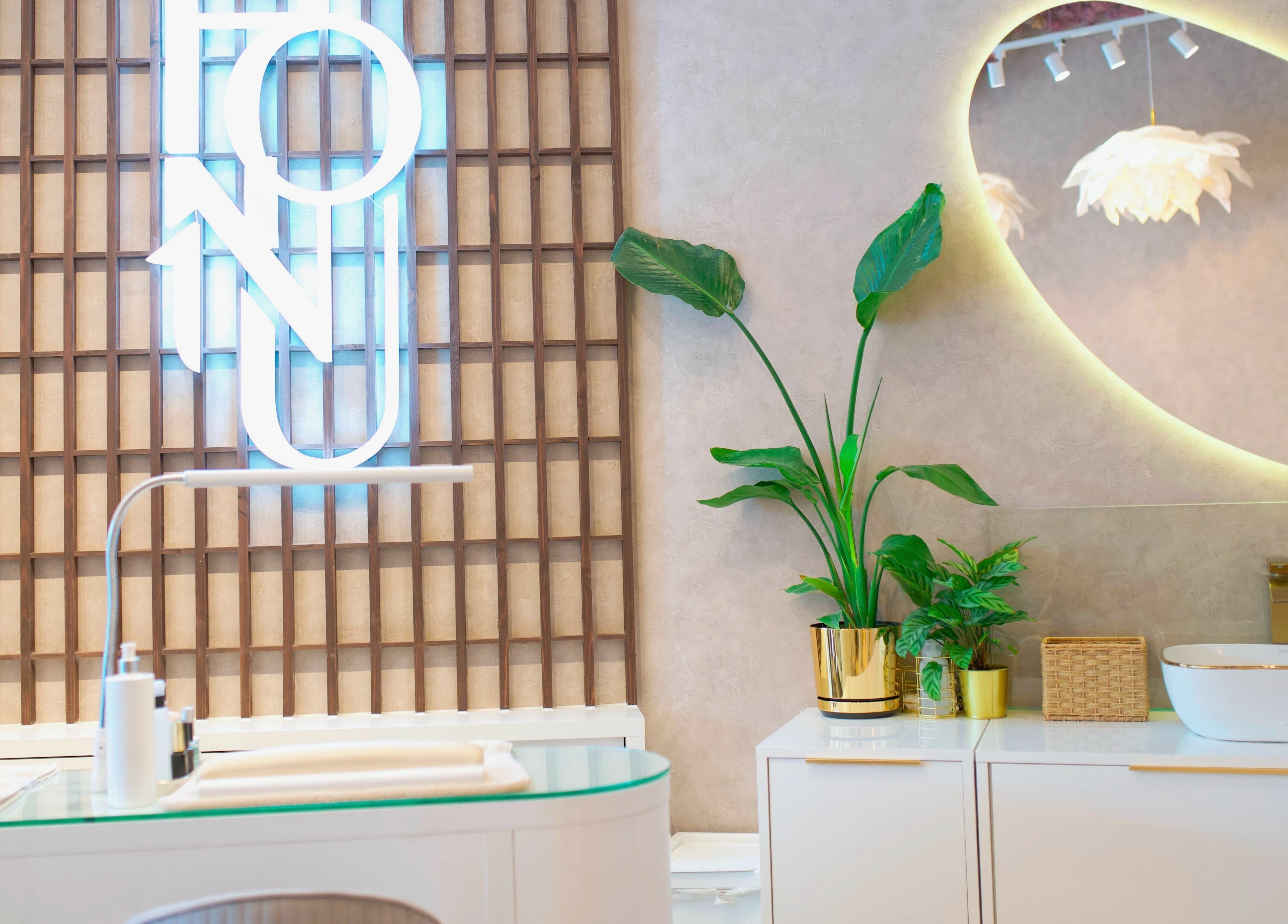 Honu Nail Studio - West Hampstead offers a serene space with modern decor in London, England, GB.