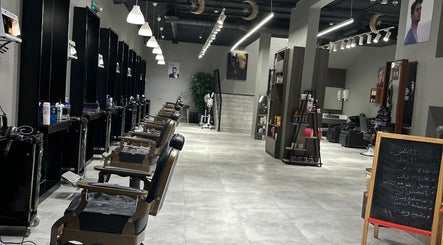 The Address Barber | صالون العنوان العارض