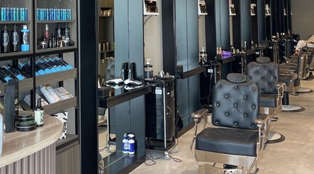 The Address Barber | صالون العنوان العارض image 2