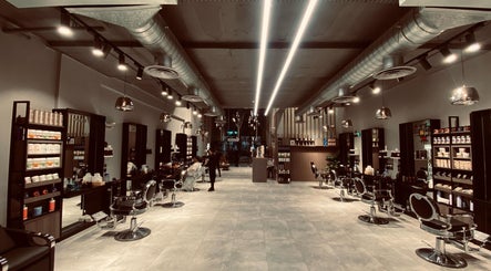 The Address Barber | صالون العنوان الملقا