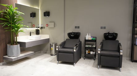 The Address Barber | العنوان للحلاقة الملقا image 3