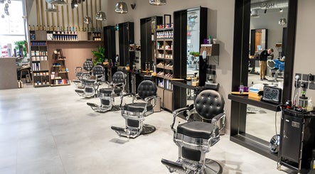 The Address Barber | صالون العنوان الملقا