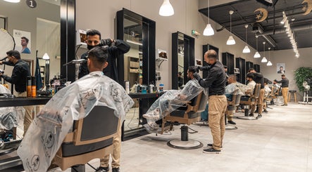 The Address Barber | صالون العنوان العارض