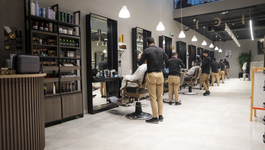 The Address Barber | صالون العنوان العارض, bild 1