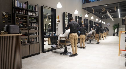 The Address Barber | صالون العنوان العارض